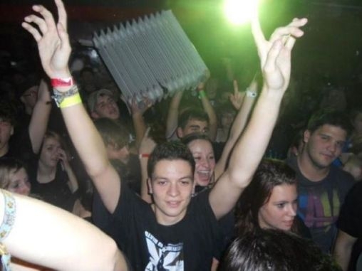 Jó kis buli lehetett . . . 