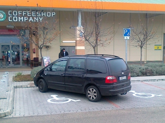 Aki szarik a kresz-re 🙁