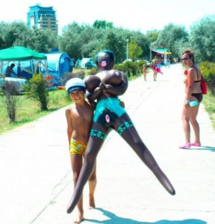 Apa! Leviszem a gumimatracod a strandra