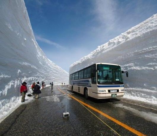 Japán - 10 méteres hó, de az út tiszta . . .