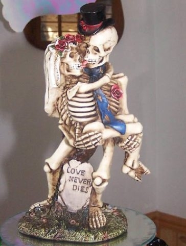 Bizarr esküvői torta