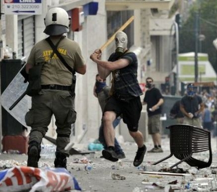 Eközben Görögországban . . .