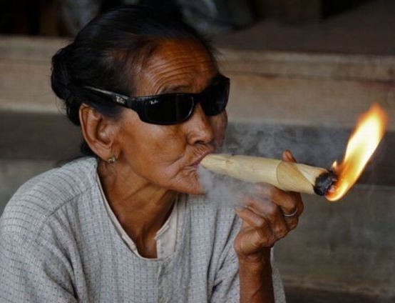 Csak egy szálat szívok naponta . . .