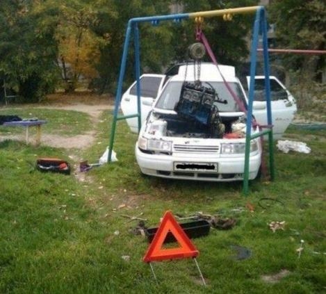 Eközben egy orosz játszótéren . . . 