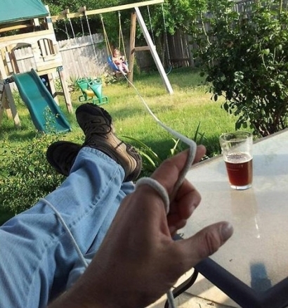 Ma apa vigyáz rád kislányom . . . 