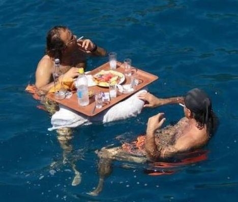 Egy laza péntek . . .