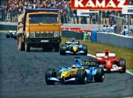 Félre emberek, fontos fuvarom van !