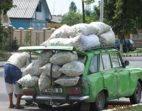 Én még raktam volna rá . . . 