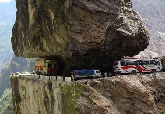 Nem túl bizalomgerjesztő . . .