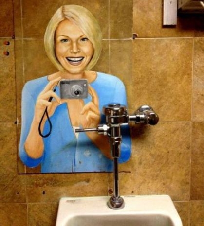 Nem várt meglepi a piszoárnál- csííízzz