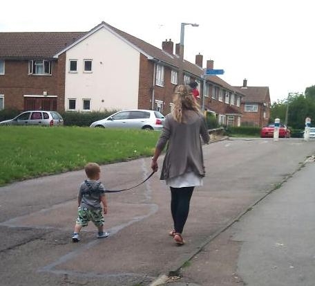 Eközben Angliában . . .