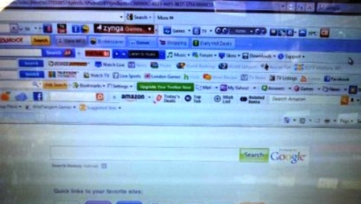 Anyám szólt, hogy segítsek neki, mert lassú a gépe