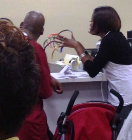 Megnézném amikor cseréli a pelenkát!