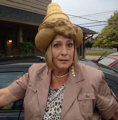 Csinosnak tetszik lenni mama 😮