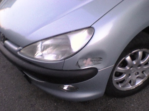 Hopsz, egy kis bibi, de nem baj . . .