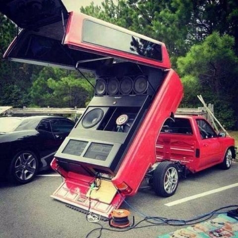 Vasárnap - pakol a DJ