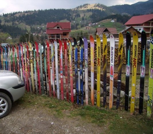 Eközben Romániában