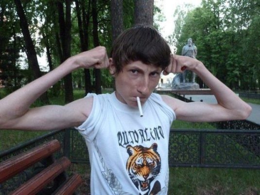 Napi bádybilding póz