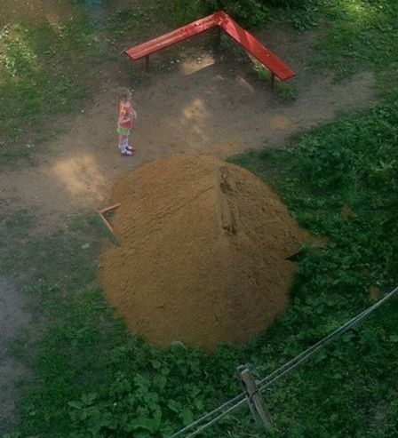 Egy rendes önkormányzat minden évben feltölti a homokozókat