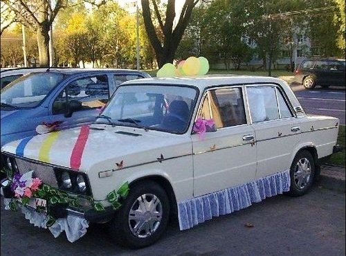 Induljon a nászmenet!