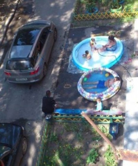 Hát olcsóbb, mint befizetni a strandbelépőt . . .