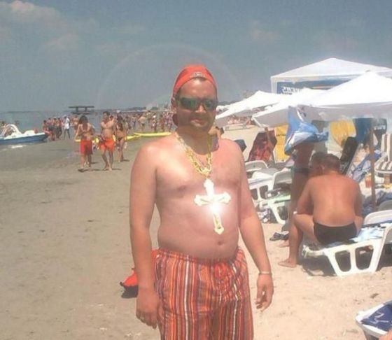 Szerjózsa pózol az orosz bícsen