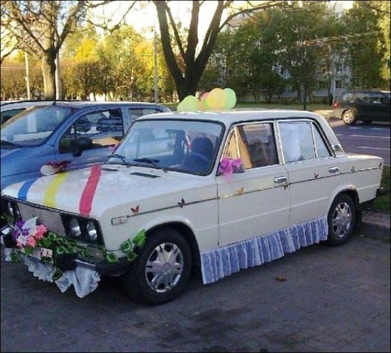 Lakodalom van a mi utcánkban...