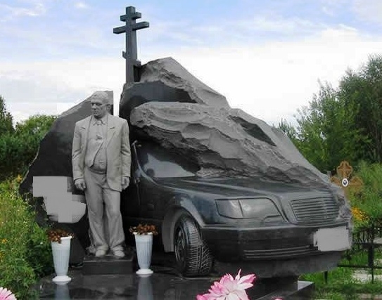 Egy volt orosz maffiózó sírköve