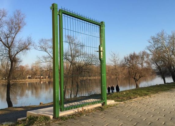 A kép címe - Kapu a Tiszára