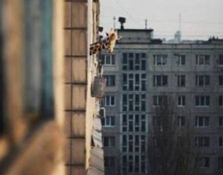 Vasárnap, 12 óra...