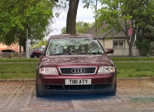 Tibi Atya köztünk jár!