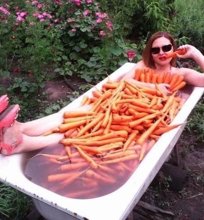 Eközben egy orosz társkereső oldalon...