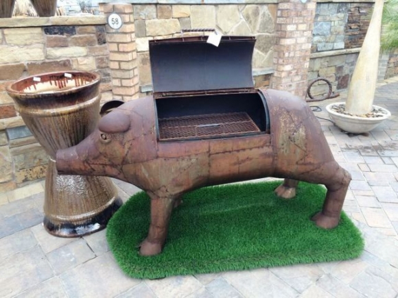 Egyedi készítésű kerti grillsütő