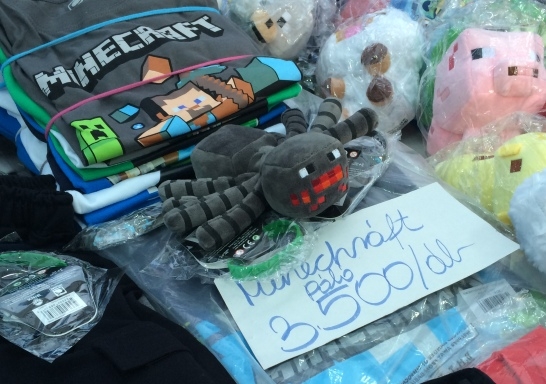 Minechráft póló kell?