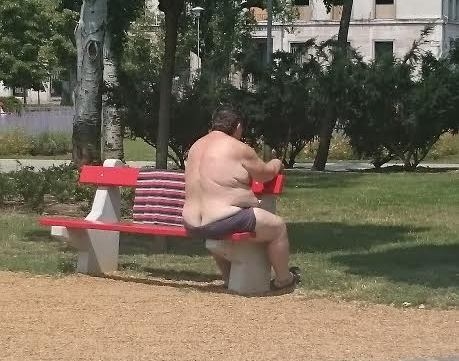 Itt a nyár, lehet napozni