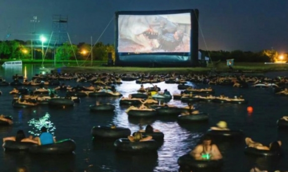 Filmnézés nyáron...