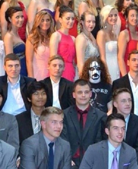 Jonny alapvetően egy rendes srác, de...