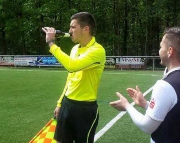 Eközben egy orosz focimeccsen