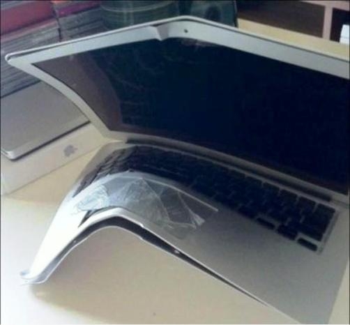 A csajom belenézett a Facebook üzeneteimbe