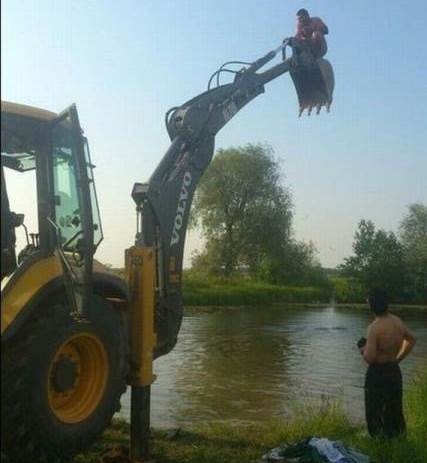 Egy vidéki aquaparkban járunk...