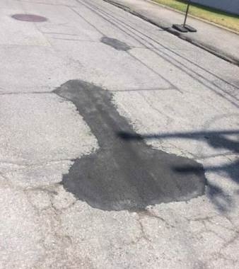 Javában zajlanak a kátyuzási munkálatok