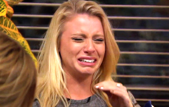 A pasim szakács és azt mondta, hogy víz alatt pucoljam a hagymát...