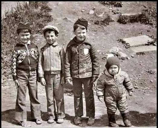 Na, vajon melyikük lehet a főnök? :P