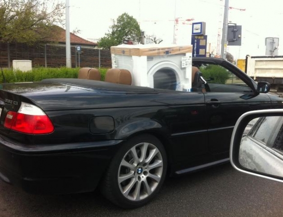 Vett az asszonynak nyuszira egy mosógépet...