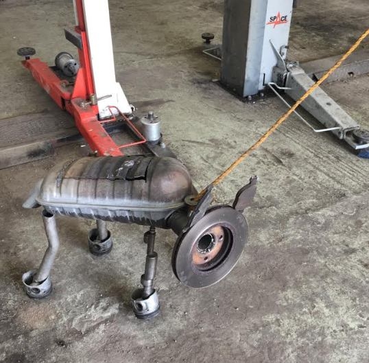 Az autószerelő kutyája