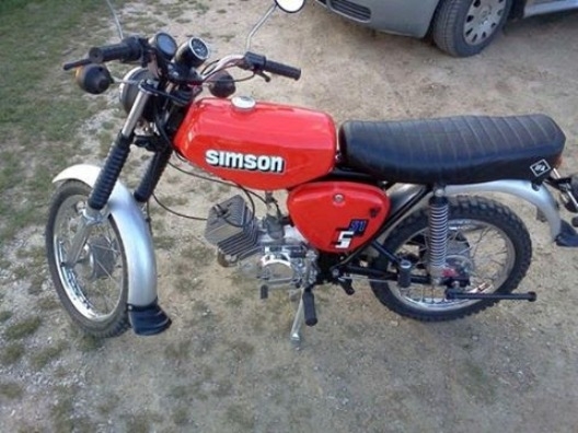 Frissen festett és fényezett, kiváló állapotú kávédaráló eladó