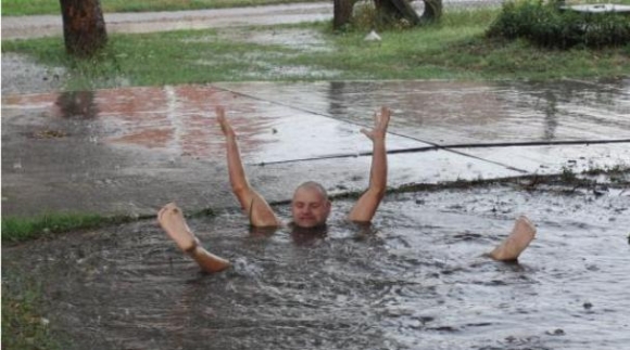 Amikor minden ismerősöd a tengerparton vagy a Balatonon...