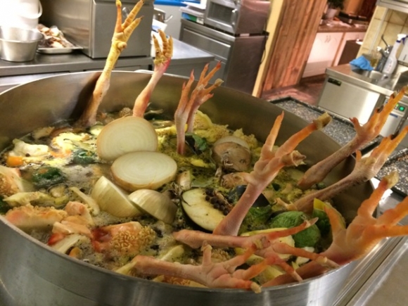 Akkor most tegye fel a kezét, aki szereti a napiszart!