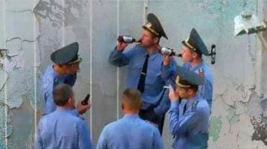 Így készül a fekvőrendőr