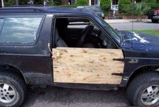 Szerintem épületasztalos lehet a tulaj